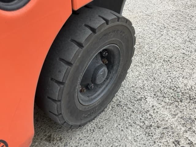 Forklift — Auction (lot 8457-2150)