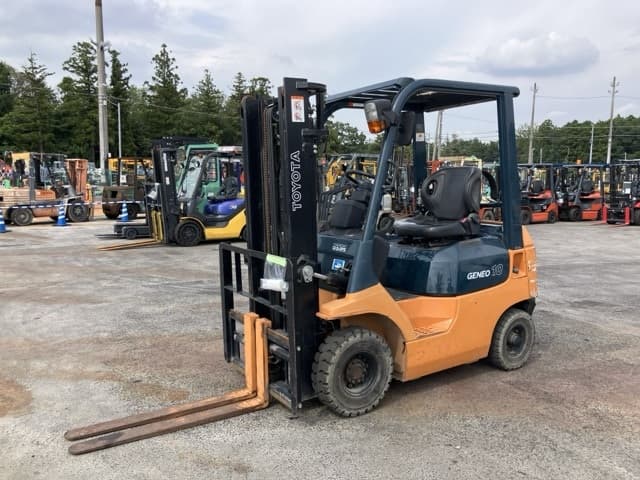 Forklift — Auction (lot 8457-2151)