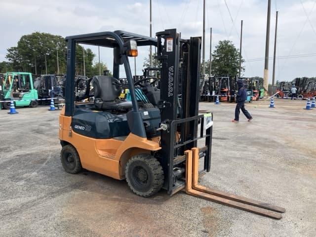 Forklift — Auction (lot 8457-2151)