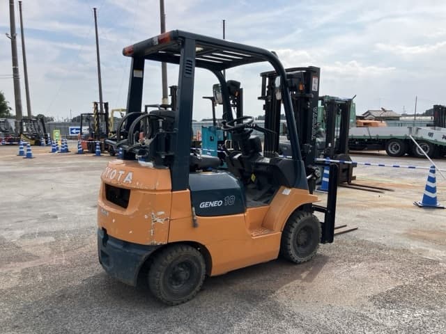 Forklift — Auction (lot 8457-2151)