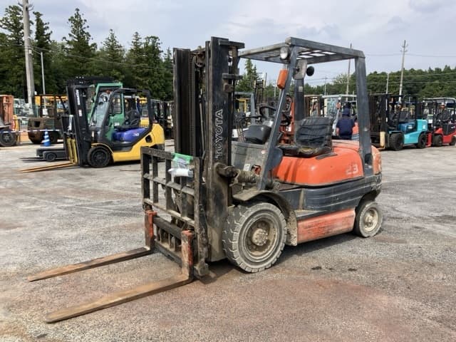 Forklift — Auction (lot 8457-2152)