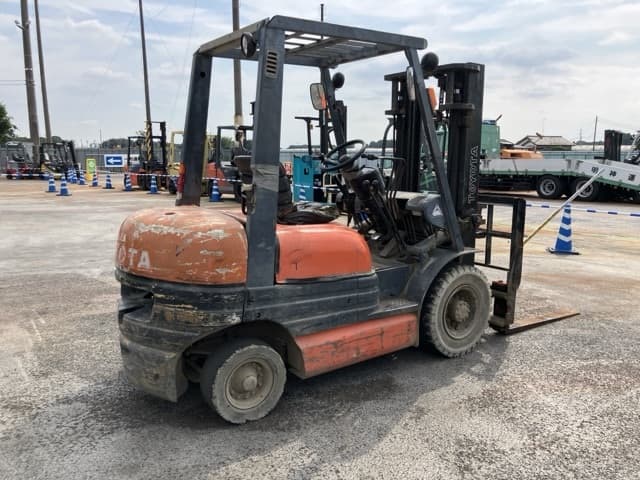 Forklift — Auction (lot 8457-2152)