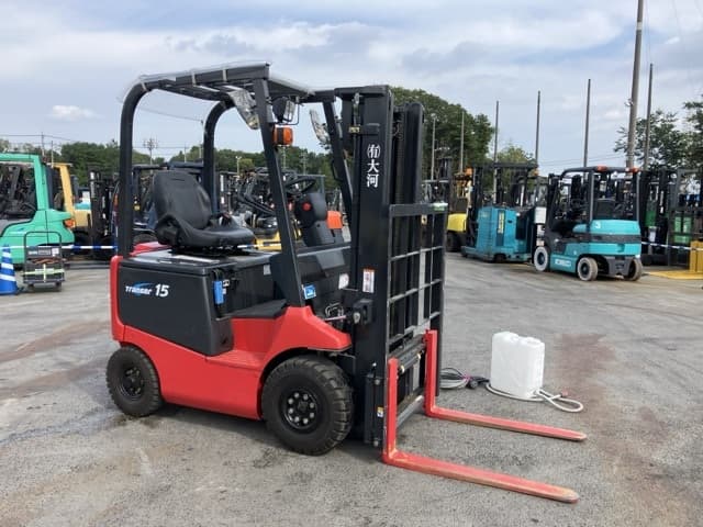 Battery Forklift — Auction (lot 8457-2153)