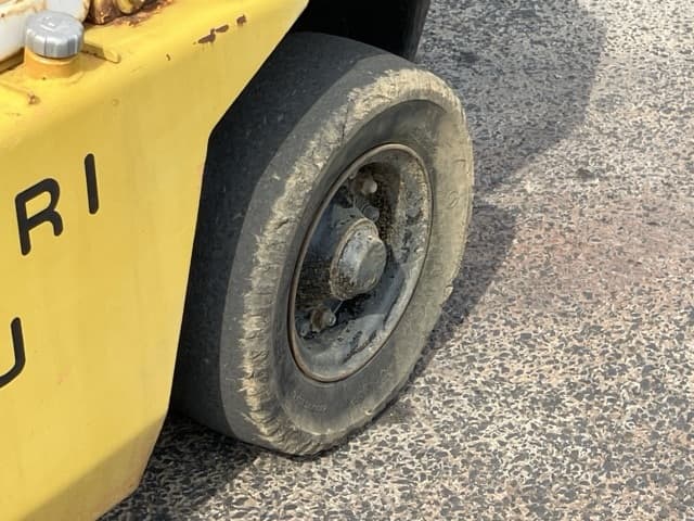 Forklift — Auction (lot 8457-2154)