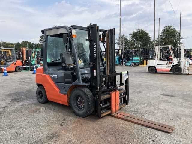 Forklift — Auction (lot 8457-2156)