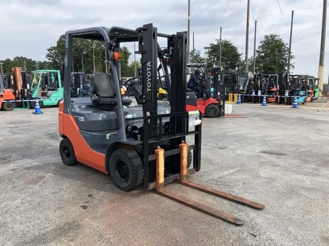 Forklift — Auction (lot 8457-2157)
