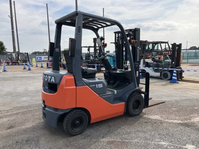 Forklift — Auction (lot 8457-2157)