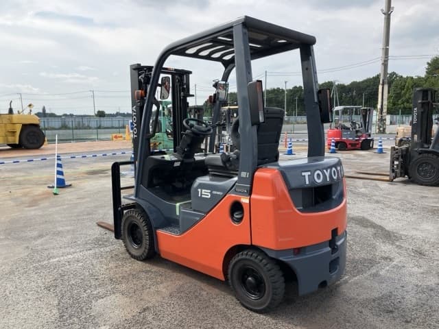 Forklift — Auction (lot 8457-2157)