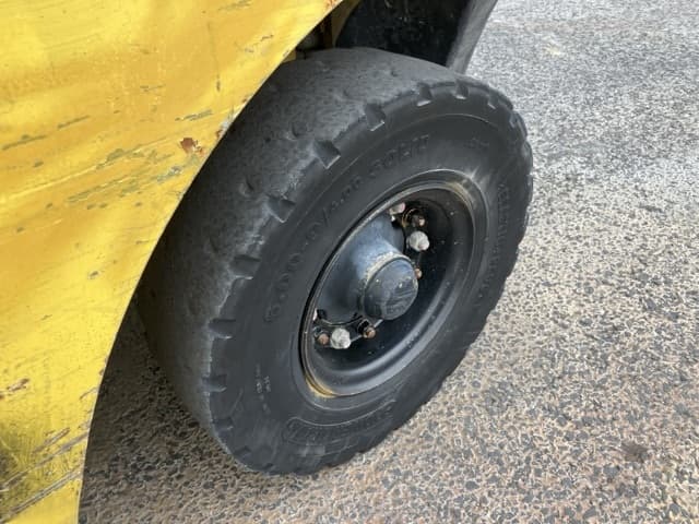 Forklift — Auction (lot 8457-2159)
