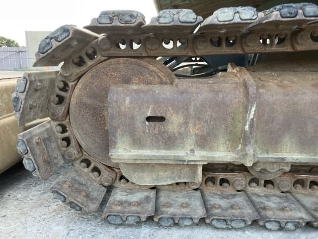 EXCAVATOR — Auction (lot 8457-216)