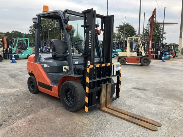 Forklift — Auction (lot 8457-2160)