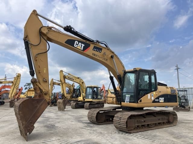 EXCAVATOR — Auction (lot 8457-217)