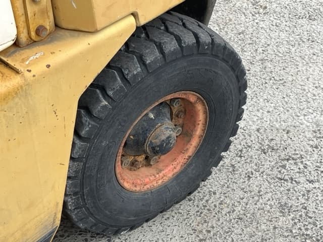 Forklift — Auction (lot 8457-2172)