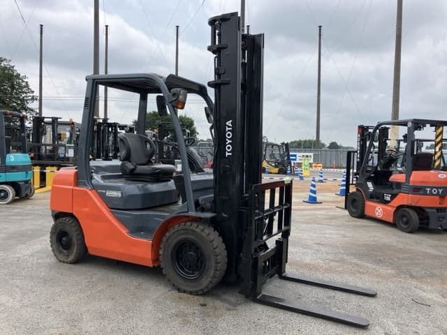 Forklift — Auction (lot 8457-2175)