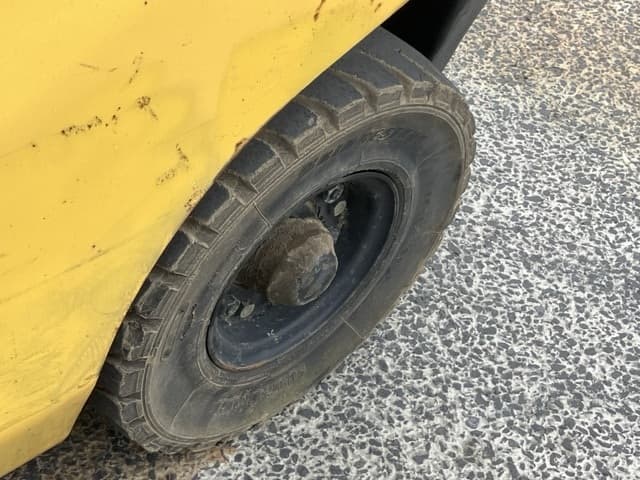Forklift — Auction (lot 8457-2179)