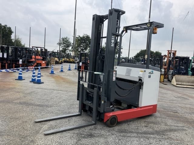 Reach Forklift — Auction (lot 8457-2181)