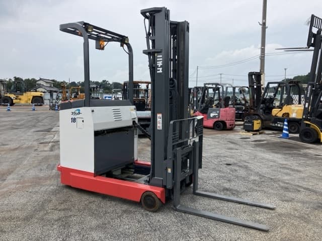 Reach Forklift — Auction (lot 8457-2181)