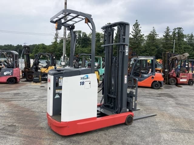 Reach Forklift — Auction (lot 8457-2181)
