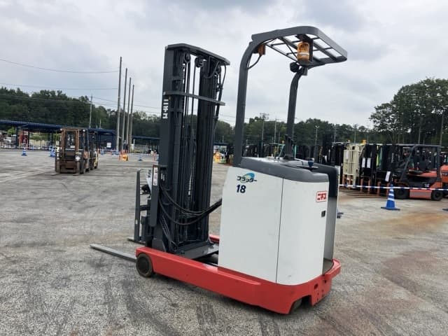 Reach Forklift — Auction (lot 8457-2181)