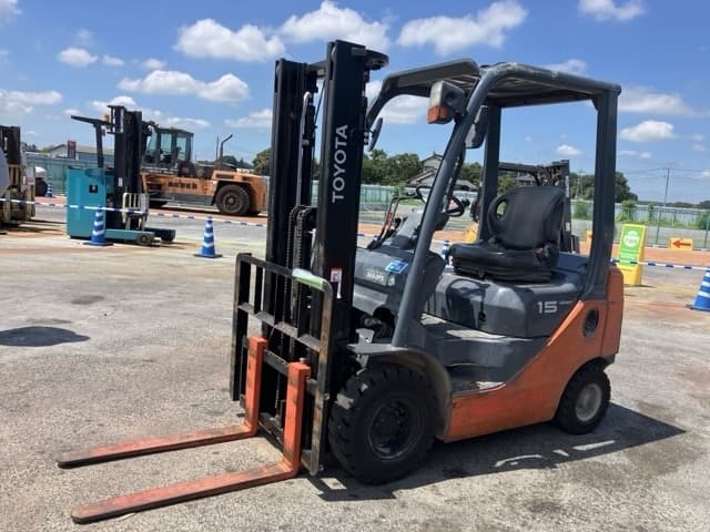 Forklift — Auction (lot 8457-2189)