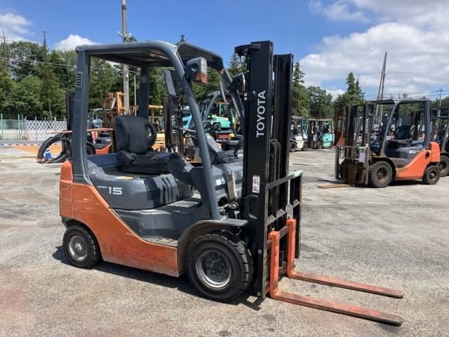 Forklift — Auction (lot 8457-2189)