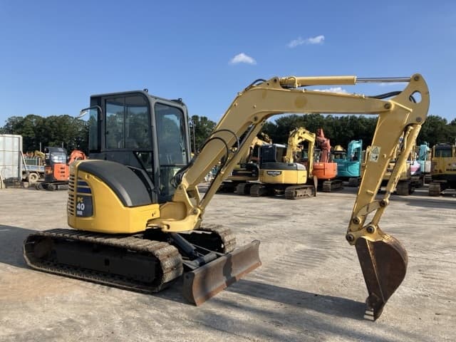 MINI EXCAVATOR — Auction (lot 8457-219)