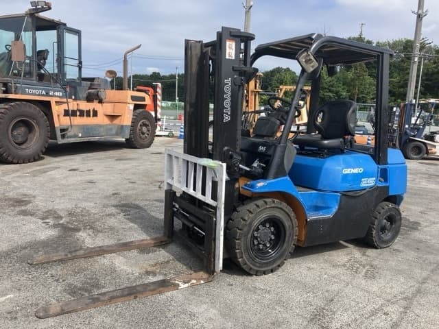 Forklift — Auction (lot 8457-2194)