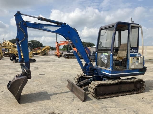 MINI EXCAVATOR — Auction (lot 8457-220)