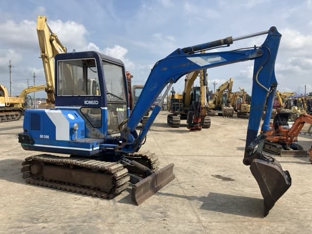 MINI EXCAVATOR — Auction (lot 8457-220)