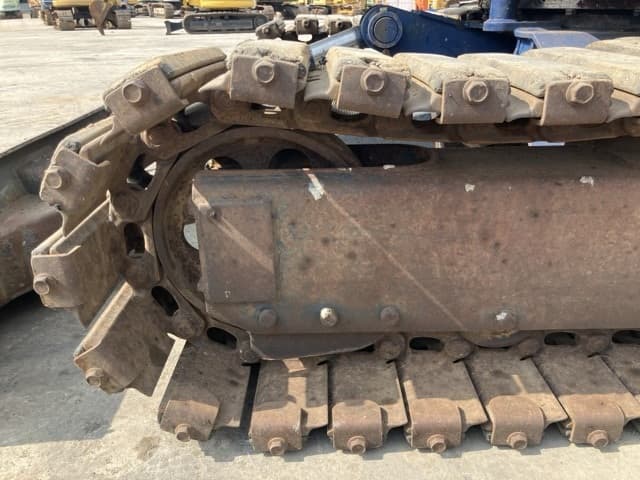 MINI EXCAVATOR — Auction (lot 8457-220)