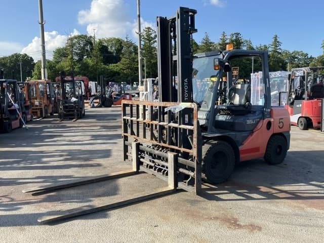Forklift — Auction (lot 8457-2200)