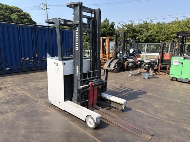 Reach Forklift — Auction (lot 8457-22002)