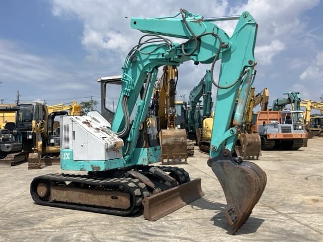 MINI EXCAVATOR — Auction (lot 8457-221)