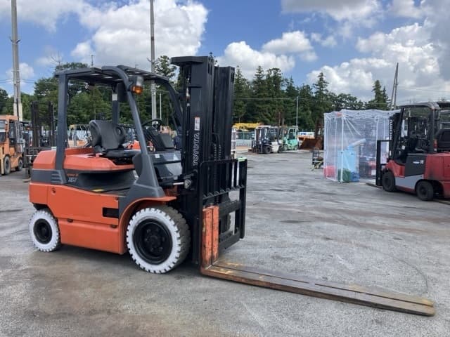 Battery Forklift — Auction (lot 8457-2212)