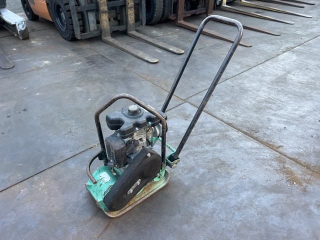 Plate — Auction (lot 8457-23006)