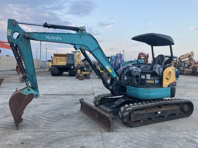 MINI EXCAVATOR — Auction (lot 8457-232)
