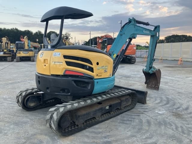 MINI EXCAVATOR — Auction (lot 8457-232)