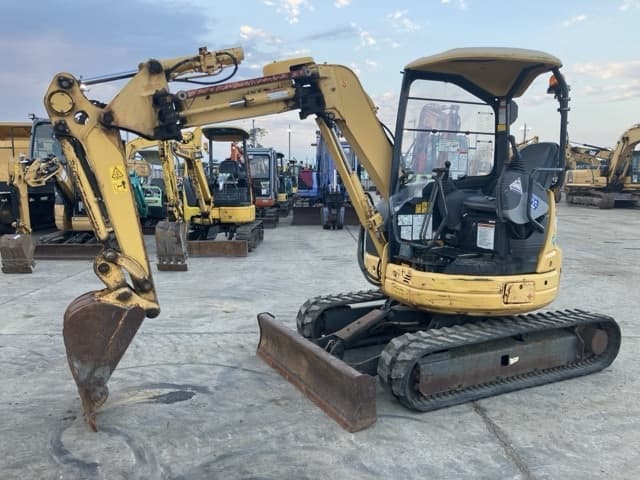 MINI EXCAVATOR — Auction (lot 8457-235)