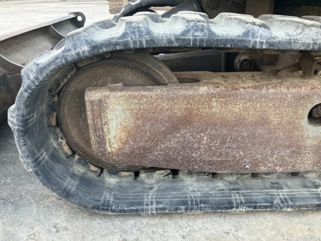 MINI EXCAVATOR — Auction (lot 8457-236)