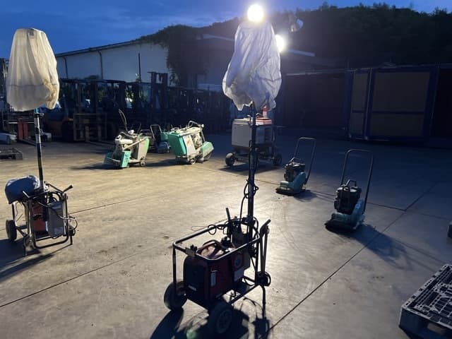 Floodlight — Auction (lot 8457-23806)