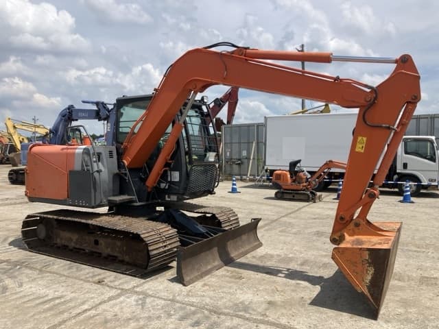 EXCAVATOR — Auction (lot 8457-24)