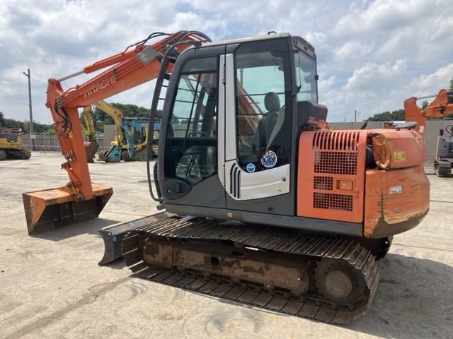 EXCAVATOR — Auction (lot 8457-24)