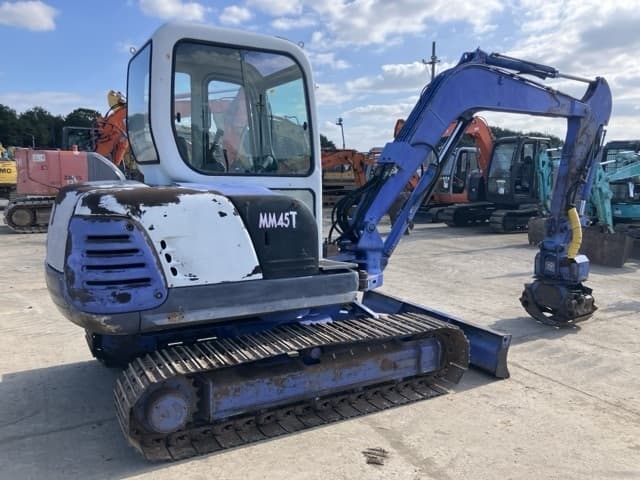 MINI EXCAVATOR — Auction (lot 8457-245)
