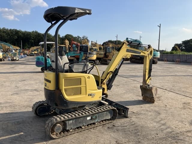 MINI EXCAVATOR — Auction (lot 8457-252)