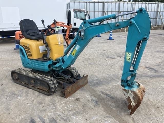 MINI EXCAVATOR — Auction (lot 8457-255)