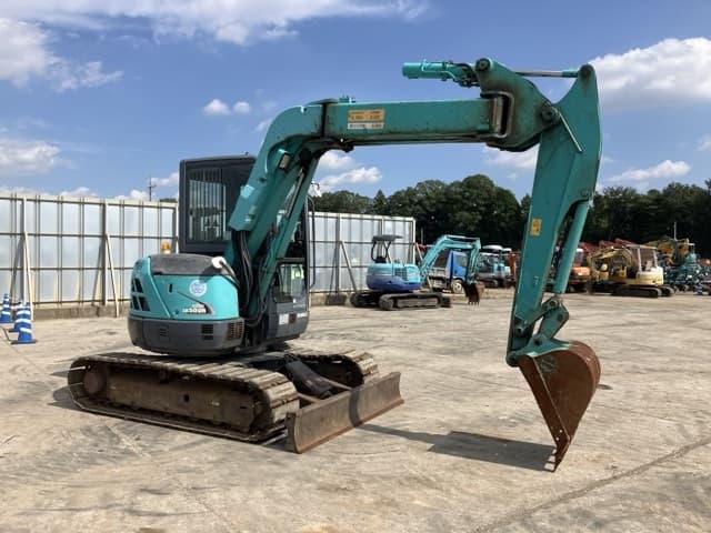 MINI EXCAVATOR — Auction (lot 8457-257)