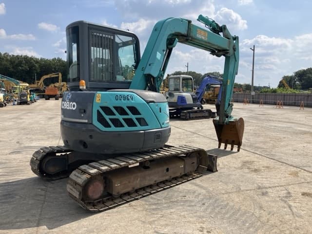 MINI EXCAVATOR — Auction (lot 8457-257)