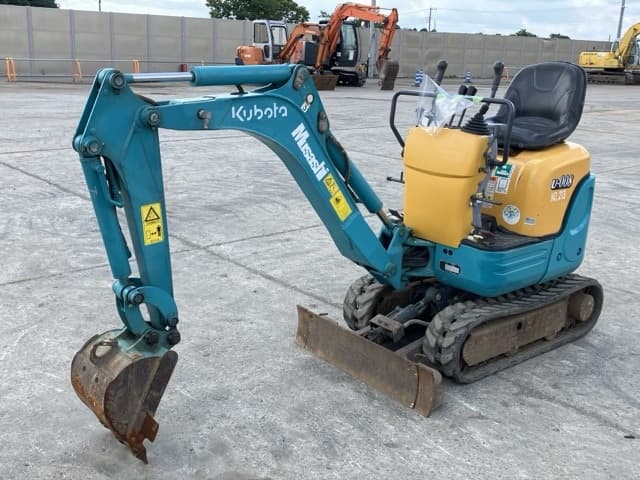 MINI EXCAVATOR — Auction (lot 8457-26)