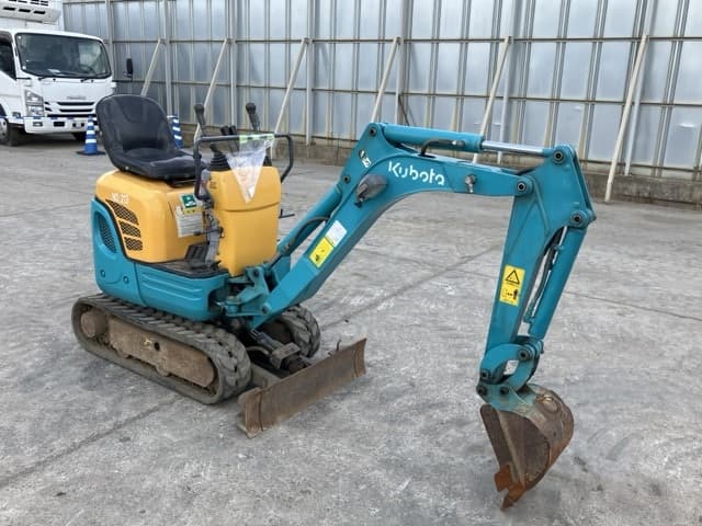MINI EXCAVATOR — Auction (lot 8457-26)