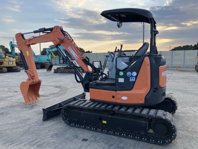 MINI EXCAVATOR — Auction (lot 8457-260)
